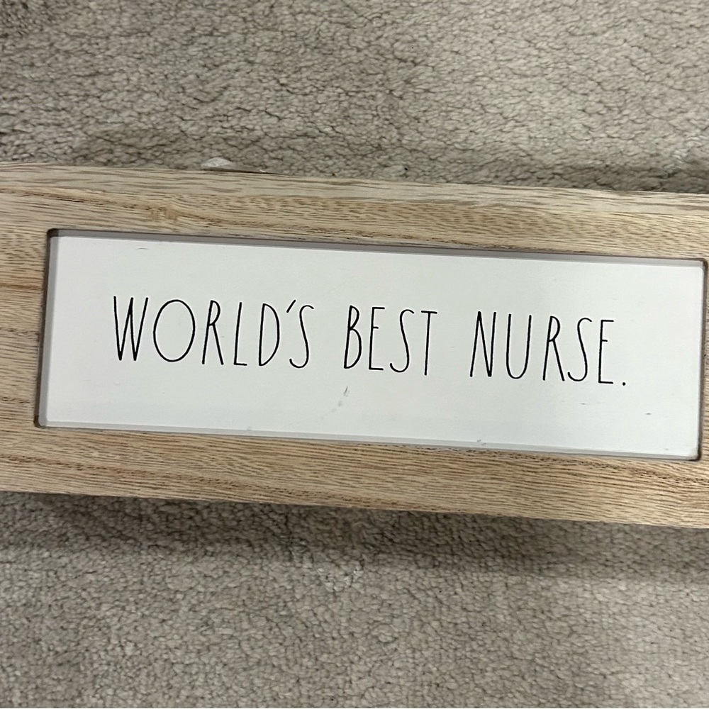 🆕 World’s best nurse wood sign
